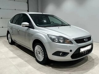 2010 Ford Focus II Рестайлинг, серебристый, 580000 рублей, вид 2