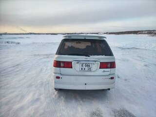 1998 Toyota Ipsum I (M10), белый, 830000 рублей, вид 4