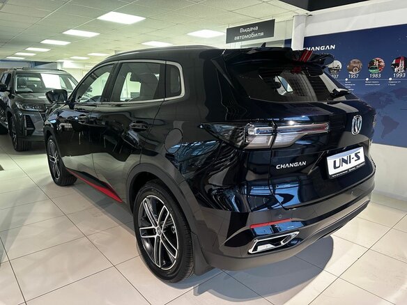 2025 Changan UNI-S I, чёрный, 3179900 рублей - вид 4