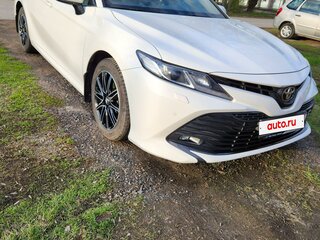 2018 Toyota Camry VIII (XV70), белый, 2900000 рублей, вид 2