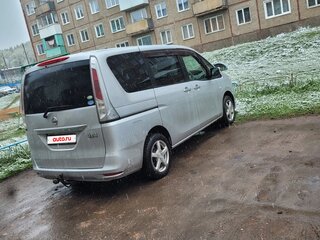 2011 Nissan Serena IV (C26), серебристый, 1390000 рублей, вид 1