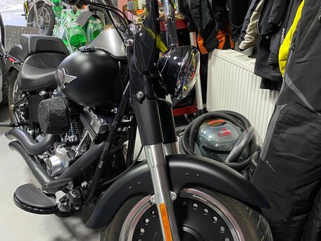 2012 Harley-Davidson Fat Boy, чёрный, 1790000 рублей, вид 2