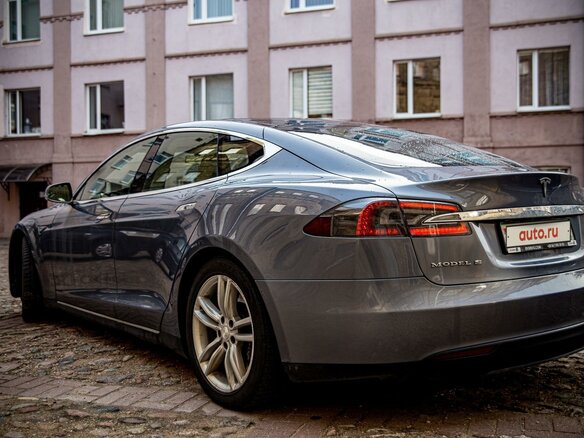2013 Tesla Model S S85 I, серый, 1688482 рублей - вид 3