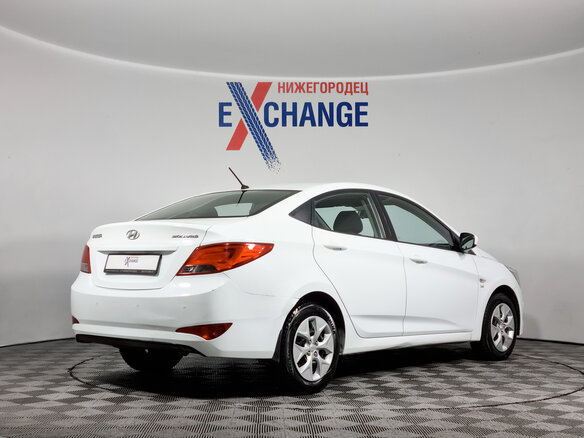 2014 Hyundai Solaris I Рестайлинг, белый, 1130000 рублей - вид 4