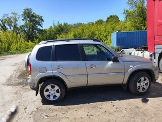 2012 Chevrolet Niva I Рестайлинг, серый, 640000 рублей, вид 2