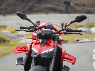 2026 Ducati Streetfighter V4, красный, 3290000 рублей, вид 5
