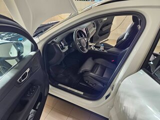 2024 Volvo XC60 II Рестайлинг, белый, 6500000 рублей, вид 5