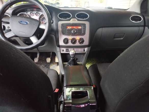 2010 Ford Focus II Рестайлинг, серебристый, 380000 рублей - вид 5