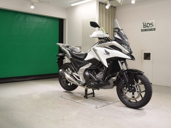 2023 Honda NC 750X, белый, 900000 рублей