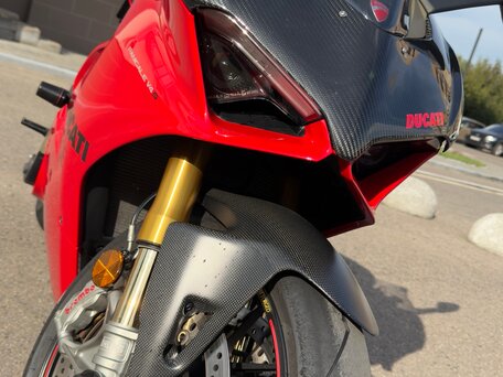 2018 Ducati Panigale V4, красный, 1950000 рублей, вид 2