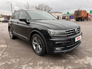 2017 Volkswagen Tiguan II, чёрный, 3000000 рублей, вид 2