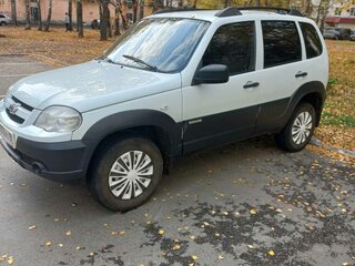 2015 Chevrolet Niva I Рестайлинг, белый, 550000 рублей, вид 2