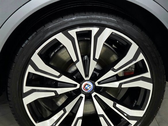2022 BMW X7 M60i I (G07) Рестайлинг, серый, 15800000 рублей - вид 34