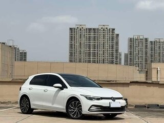2022 Volkswagen Golf VIII, белый, 1695000 рублей, вид 1