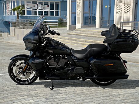 2025 Harley-Davidson Street Glide Ultra, чёрный, 3400000 рублей, вид 4