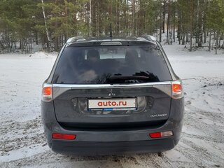 2014 Mitsubishi Outlander III, серый, 2200000 рублей, вид 3