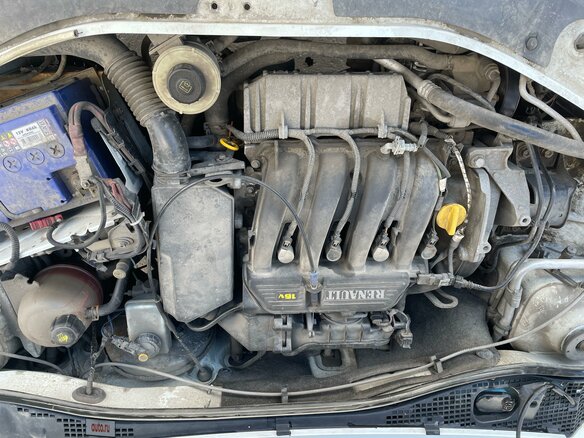 2011 Renault Logan I Рестайлинг, белый, 380000 рублей - вид 5
