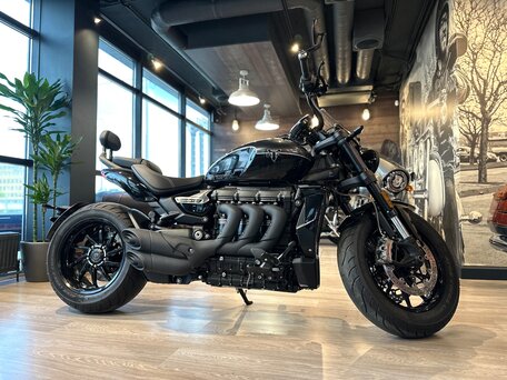 2024 Triumph Rocket 3, чёрный, 3600000 рублей, вид 1