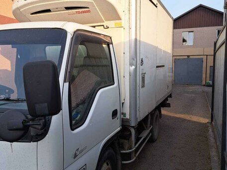 2001 Isuzu Elf (N-series), белый, 1650000 рублей, вид 3