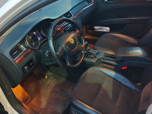 2012 Skoda Superb II, белый, 900000 рублей - вид 3