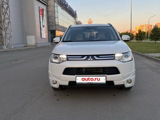 2013 Mitsubishi Outlander III, белый, 1850000 рублей, вид 2