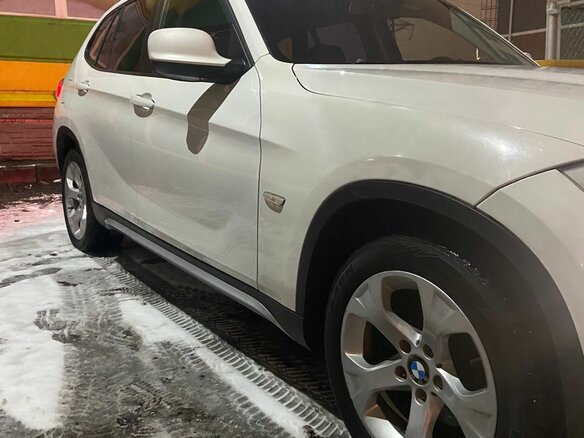 2011 BMW X1 20i I (E84), белый, 1430000 рублей - вид 11