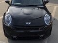2020 Mini Hatch Cooper III (F55/F56) Рестайлинг, чёрный - вид 1