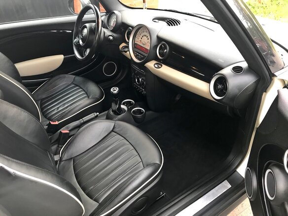 2011 Mini Hatch Cooper S II (R56) Рестайлинг, белый - вид 15