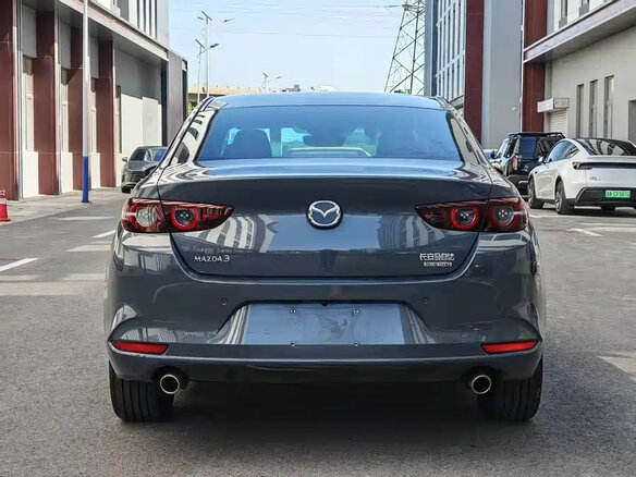 2023 Mazda 3 Axela IV (BP), серый - вид 4