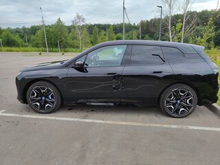 2022 BMW iX xDrive40 I (I20), чёрный, 7000000 рублей, вид 4