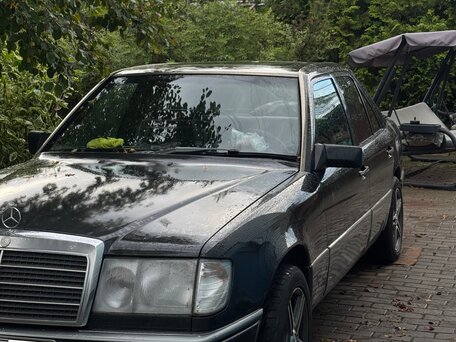 1990 Mercedes-Benz W124 200, чёрный, 395000 рублей, вид 2