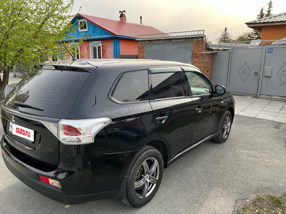 2013 Mitsubishi Outlander III, чёрный, 1220000 рублей - вид 3