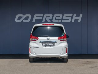 2020 Honda Freed II Рестайлинг, белый, 1790000 рублей, вид 4