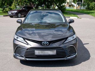 2022 Toyota Camry VIII (XV70) Рестайлинг, коричневый, 5600000 рублей, вид 1