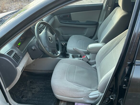 2005 Kia Cerato I, чёрный, 520000 рублей - вид 5