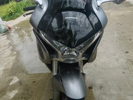 2011 Honda VFR 1200, серебристый, 750000 рублей, вид 3