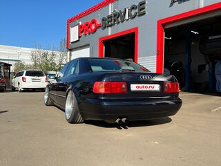 1998 Audi A8 I (D2), синий, 2000000 рублей, вид 4
