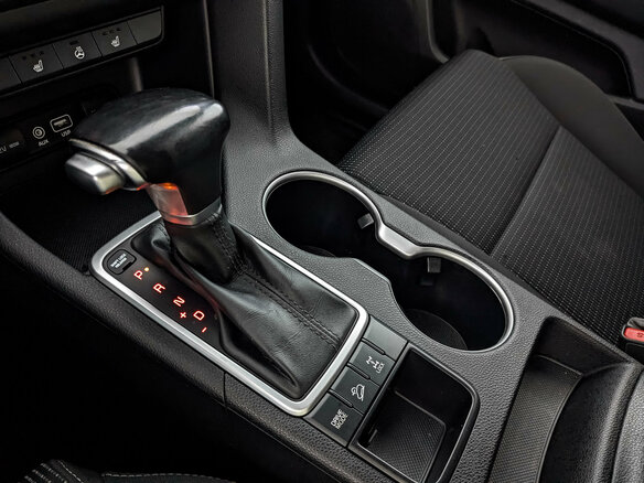 2018 Kia Sportage IV, коричневый, 1790000 рублей - вид 20