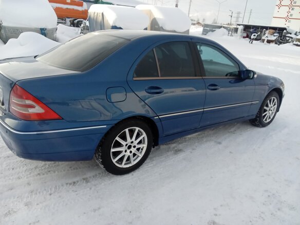 2002 Mercedes-Benz C-Класс 180 II (W203), синий, 550000 рублей - вид 13