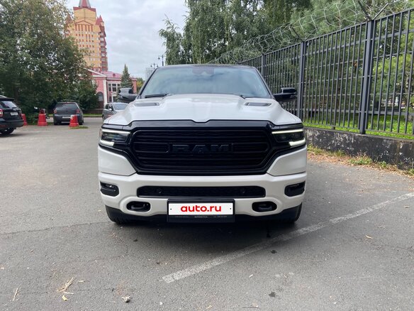 2023 Ram 1500 Quad Cab eTorque V, коричневый, 11300000 рублей - вид 1