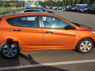 2015 Hyundai Solaris I Рестайлинг, оранжевый, 950000 рублей, вид 3