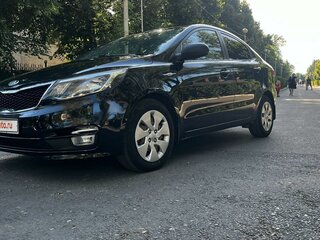 2015 Kia Rio III Рестайлинг, чёрный, 1050000 рублей, вид 1