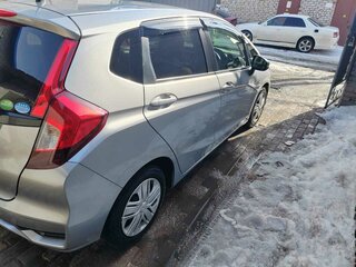 2019 Honda Fit III Рестайлинг, серебристый, 1450000 рублей, вид 4