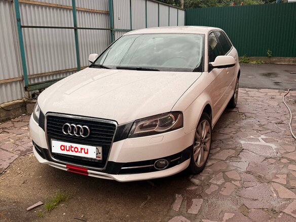 2011 Audi A3 II (8P) Рестайлинг 2, белый, 550000 рублей
