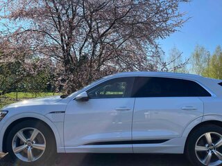 2019 Audi e-tron 55 I, белый, 3300000 рублей, вид 3