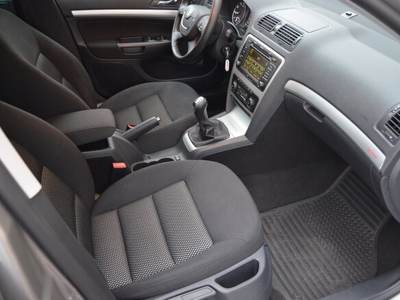 2012 Skoda Octavia Scout II (A5) Рестайлинг, коричневый - вид 5
