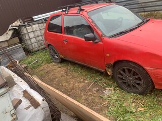 1997 Toyota Starlet IV (P80), красный, 150000 рублей, вид 2