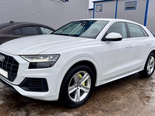 2019 Audi Q8 55 TFSI I (4M), белый, 7250000 рублей, вид 1