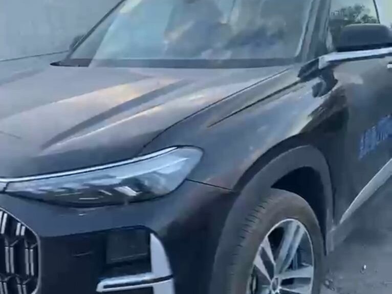 Открыть фотографии: Audi Q6