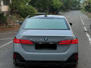 2024 BMW 5 серии 520i VIII (G60/G61/G68), серый, 6940000 рублей, вид 2